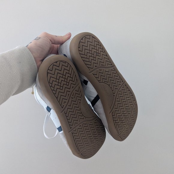 Men's Pickleball Shoes - Picture 2 of 3